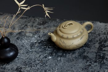 紫砂壶图片：鱼乐人亦乐,泉清心共清 全手葫芦 - 宜兴紫砂壶网