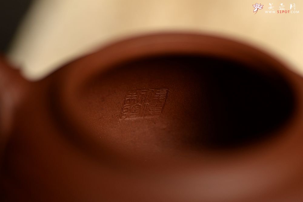 紫砂壶图片：史云棠高徒储俊伟作品 大品花货 饱满大气  全手智竹 - 宜兴紫砂壶网