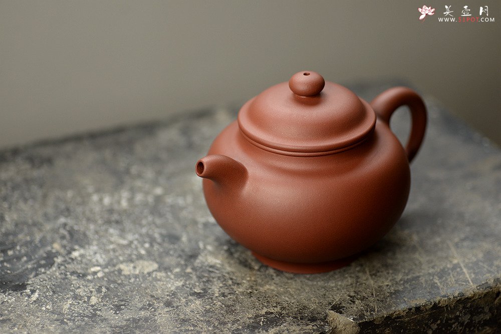 紫砂壶图片：施梦佳全手新作 厚重大气 全手大掇只 - 宜兴紫砂壶网
