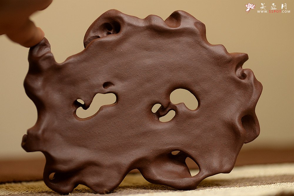 紫砂壶图片：全手制作 假山壶托 文气十足~ - 宜兴紫砂壶网