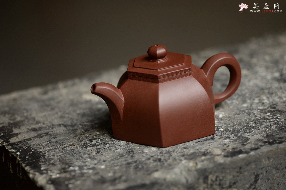 紫砂壶图片：陈进全手工近作 六方禅钟 线条流畅 块面过渡自然 - 宜兴紫砂壶网
