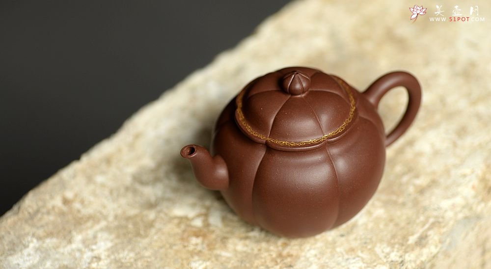 紫砂壶图片：酒虎新作 饱满敦厚 肌理丰润~  全手圆满 - 宜兴紫砂壶网