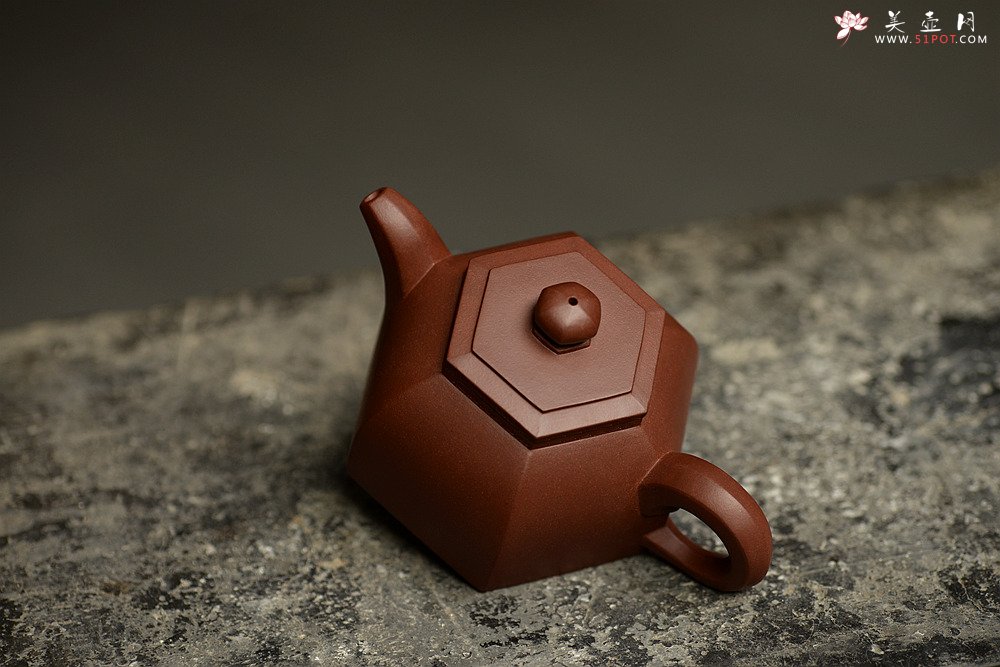 紫砂壶图片：陈进全手工近作 六方禅钟 线条流畅 块面过渡自然 - 宜兴紫砂壶网
