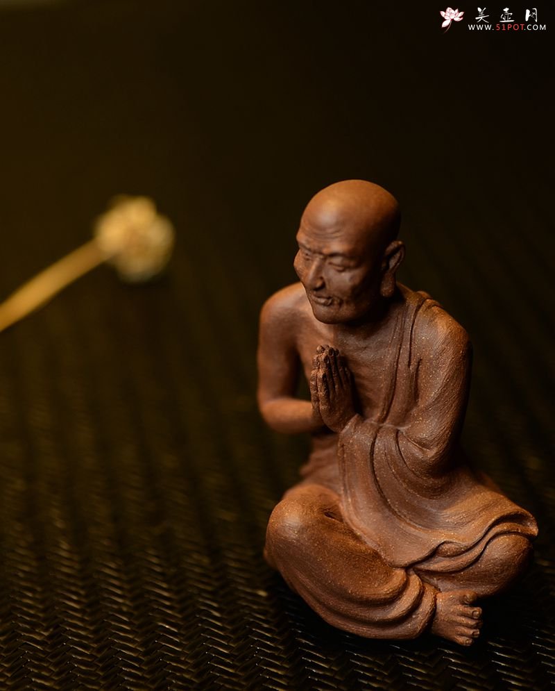 紫砂壶图片：全手雕塑 栩栩如生 精品修心罗汉~ - 宜兴紫砂壶网