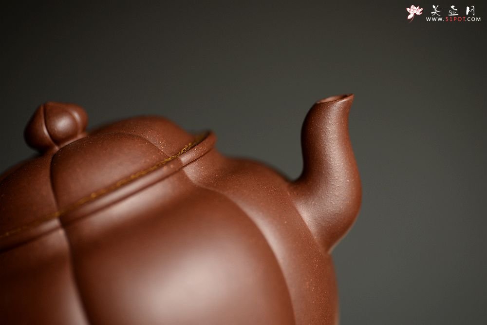 紫砂壶图片：酒虎新作 饱满敦厚 肌理丰润~  全手圆满 - 宜兴紫砂壶网