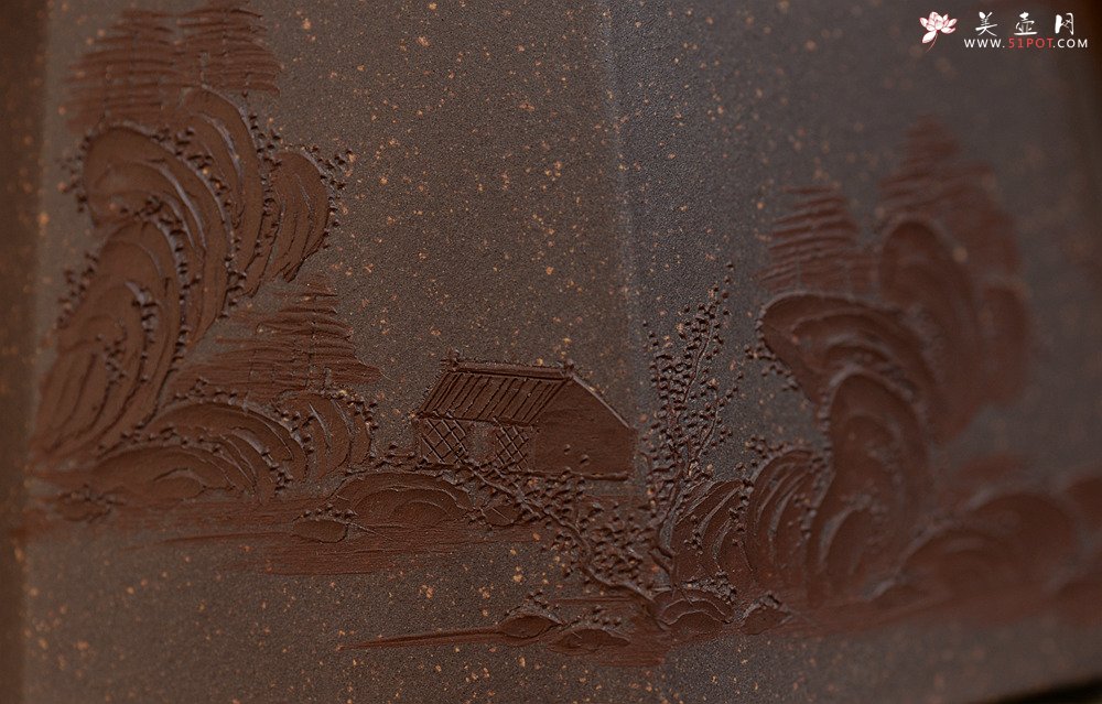 紫砂壶图片：泥绘通景山水 工整挺拔 全手高八方  - 宜兴紫砂壶网