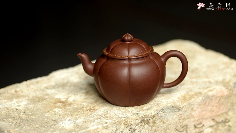 紫砂壶图片：酒虎新作 饱满敦厚 肌理丰润~  全手圆满 - 宜兴紫砂壶网