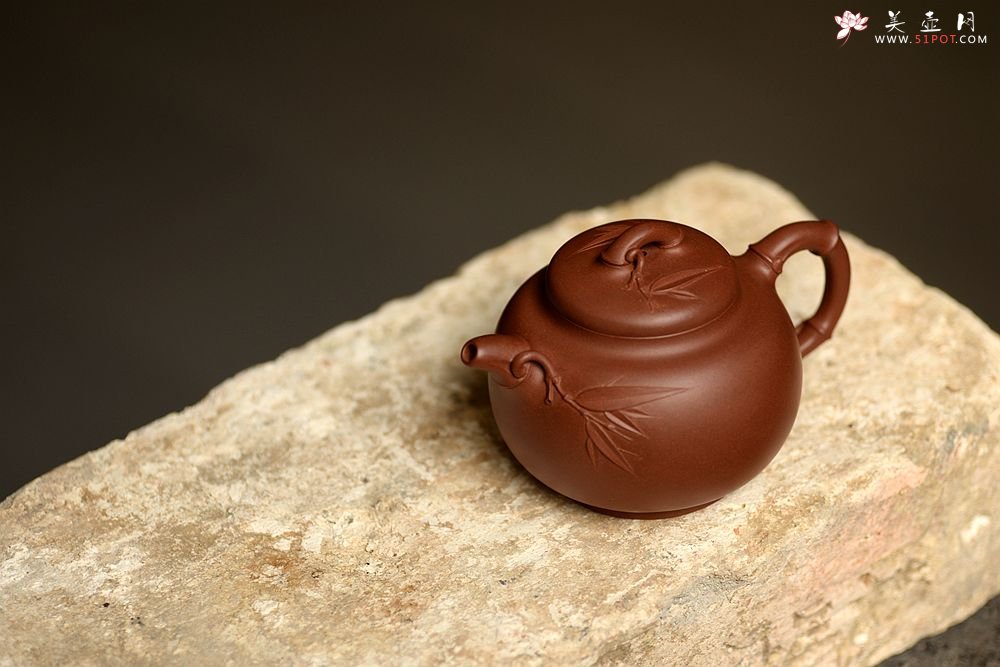 紫砂壶图片：史云棠高徒储俊伟作品 大品花货 饱满大气  全手智竹 - 宜兴紫砂壶网