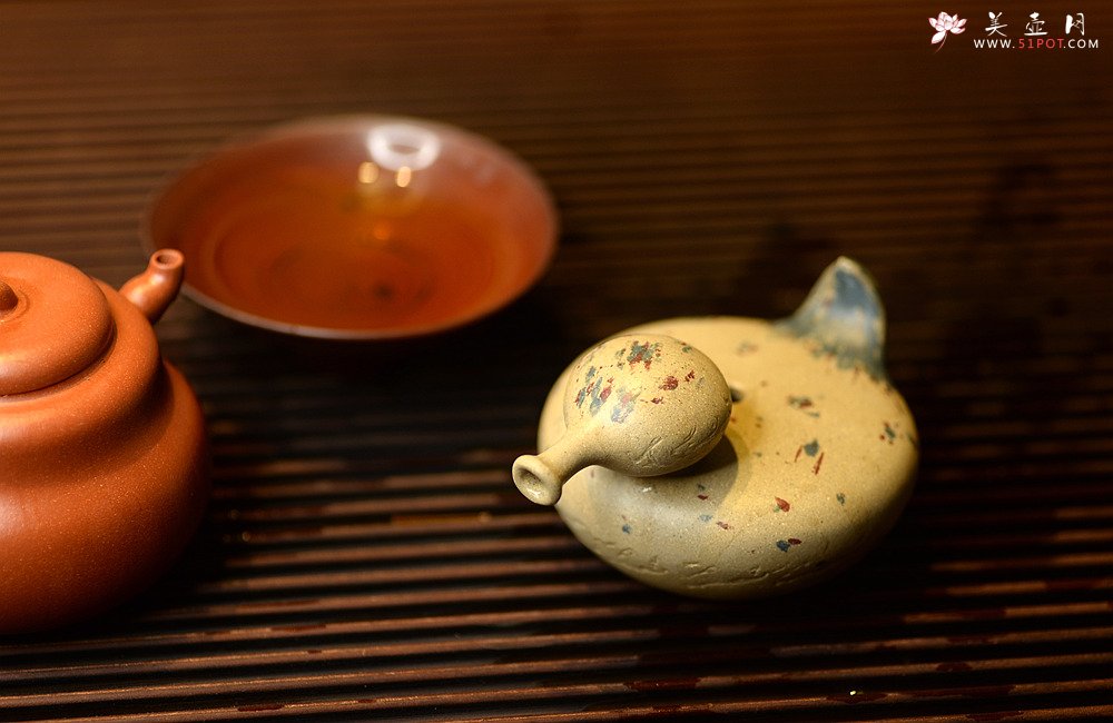 紫砂壶图片：施奇华特色全手茶宠 春江水暖鸭先知 全手七彩鸭 茶盘尤物 - 宜兴紫砂壶网