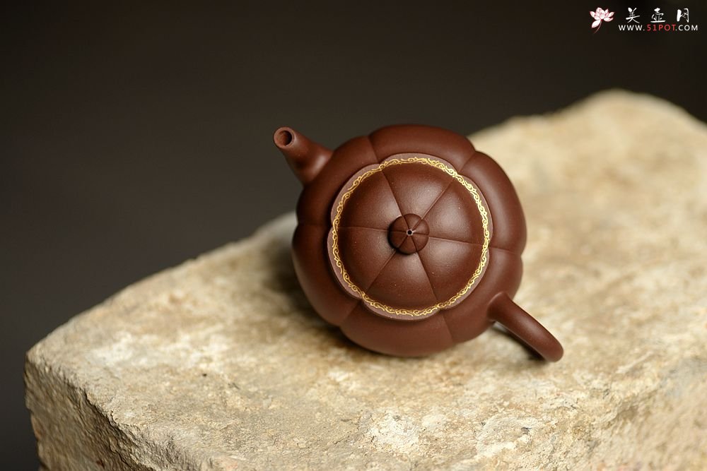 紫砂壶图片：酒虎新作 饱满敦厚 肌理丰润~  全手圆满 - 宜兴紫砂壶网