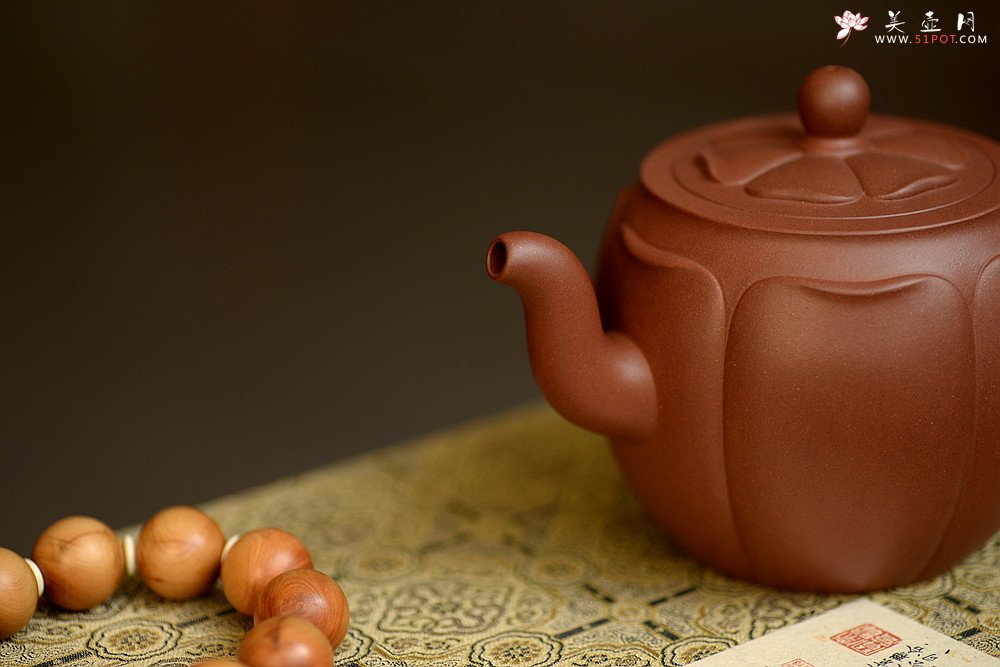 紫砂壶图片：储俊伟经典力作 幽莲淡香 挺拔俊秀 全手莲香  - 宜兴紫砂壶网