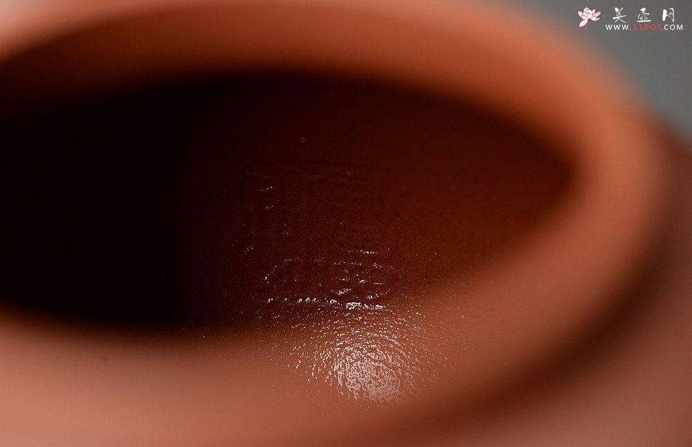 紫砂壶图片：施梦佳全手新作 厚重大气 全手大掇只 - 宜兴紫砂壶网