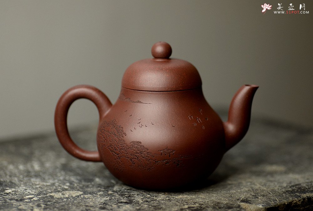 紫砂壶图片：文雅十足 李彦雄精心装饰 传统经典  全手老味思亭 - 宜兴紫砂壶网