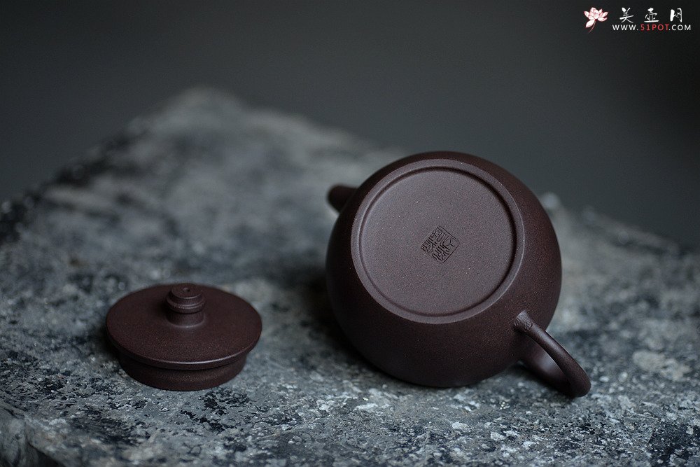 紫砂壶图片：天天特惠 老味 美壶定制 平盖井栏 - 宜兴紫砂壶网