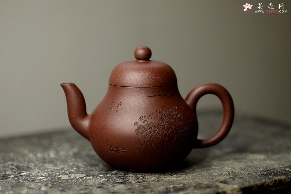 紫砂壶图片：文雅十足 李彦雄精心装饰 传统经典  全手老味思亭 - 宜兴紫砂壶网