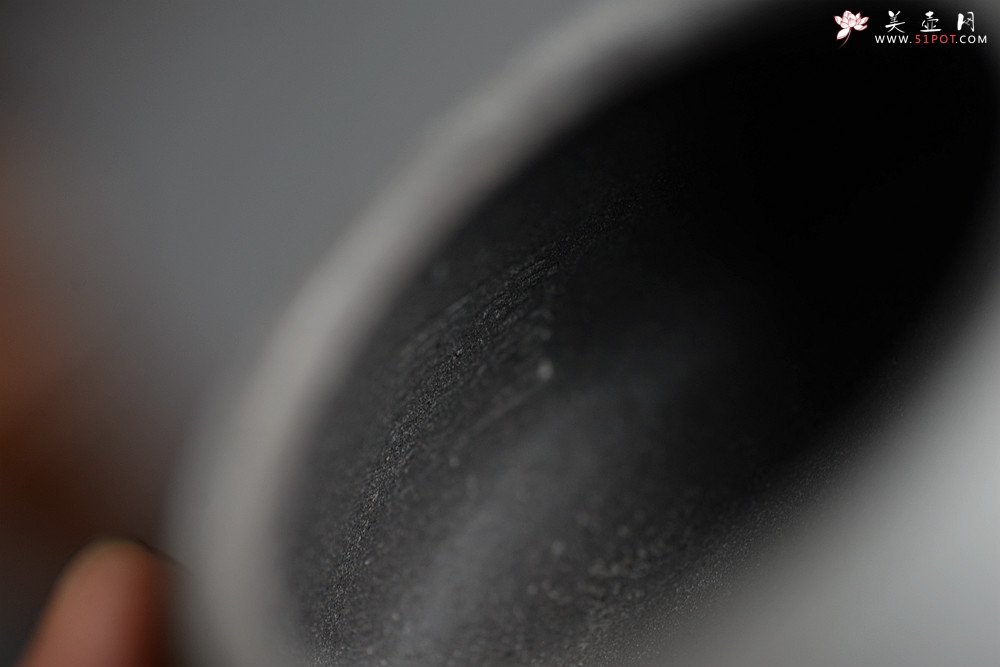 紫砂壶图片：周斌新作 知秋精炼刀法 蕉阴浓处烹新茶 全手大口石瓢 - 宜兴紫砂壶网