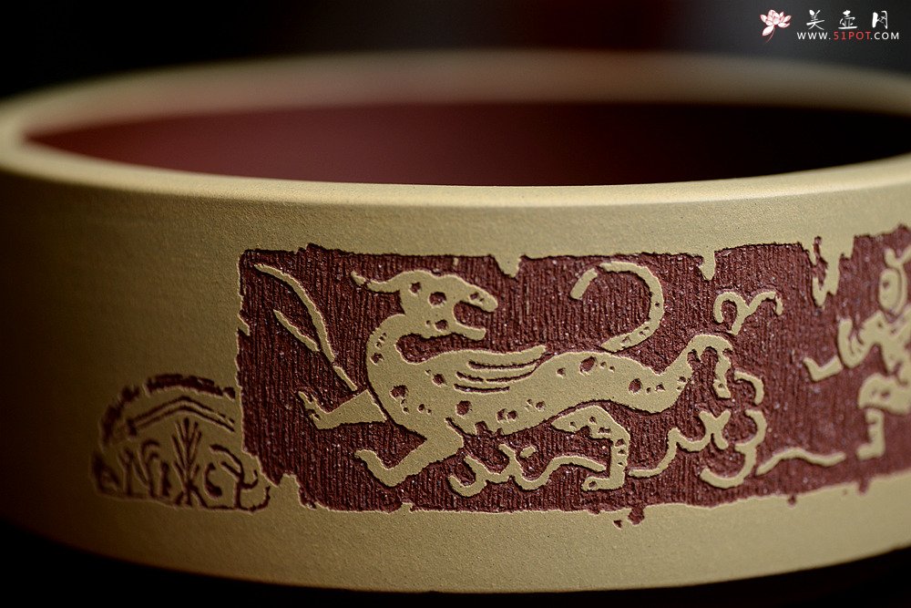 紫砂壶图片：茶舍必备 汉风水洗 书香氛围 啄砂装饰 文质相含 - 宜兴紫砂壶网