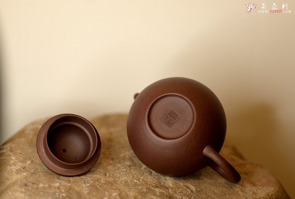 紫砂壶图片：经典再现 全手寿珍掇球 传统实用 - 宜兴紫砂壶网