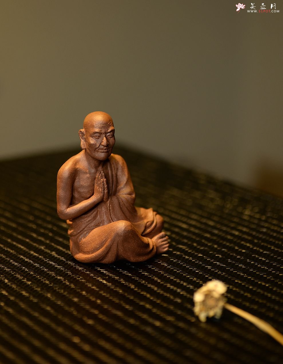 紫砂壶图片：全手雕塑 栩栩如生 精品修心罗汉~ - 宜兴紫砂壶网