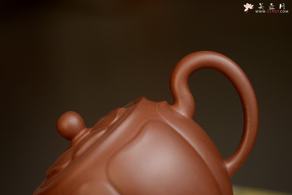 紫砂壶图片：储俊伟经典力作 幽莲淡香 挺拔俊秀 全手莲香  - 宜兴紫砂壶网