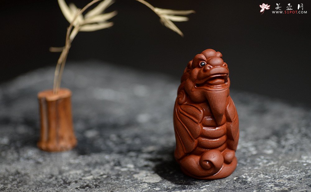 紫砂壶图片：精致茶宠飞龙在天 神态逼真  - 宜兴紫砂壶网