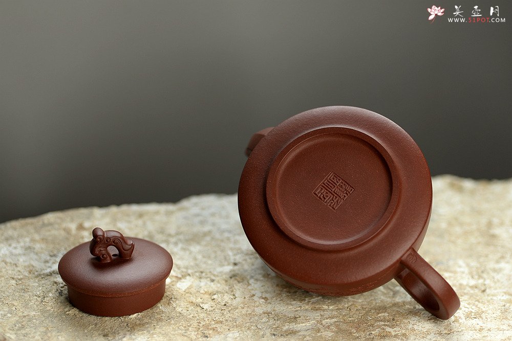 紫砂壶图片：詹黎明新作 线条流畅 精巧细致 八面玲珑 - 宜兴紫砂壶网