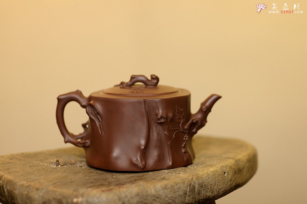 紫砂壶图片：花货奇才顾正芳近作 刚正挺拔  全手精品葡萄桩 - 宜兴紫砂壶网