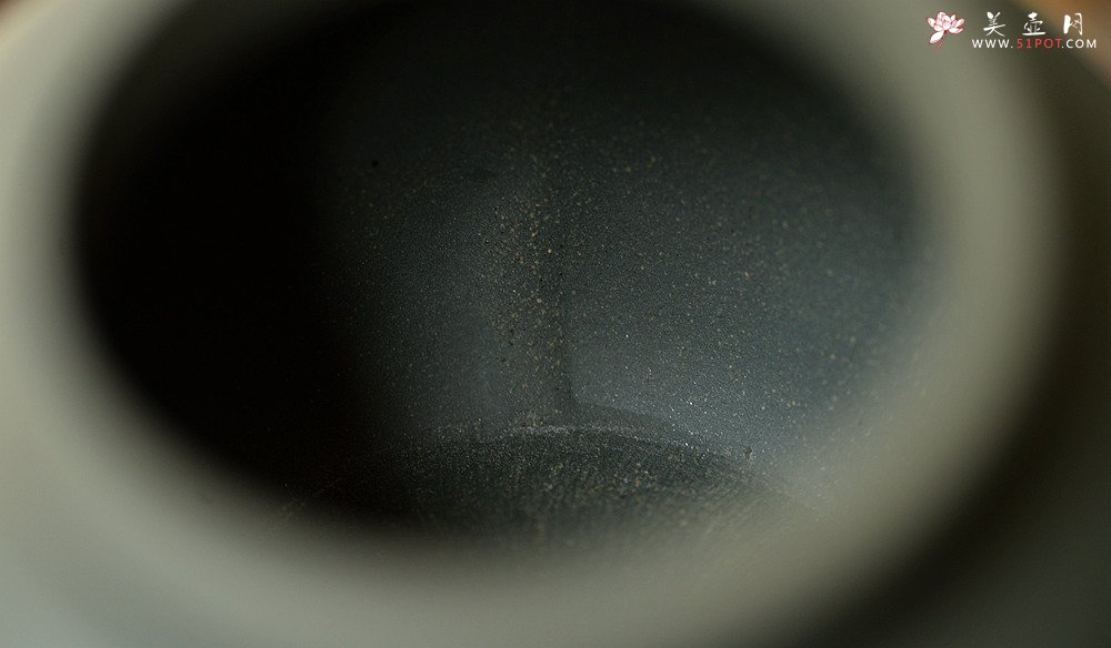 紫砂壶图片：深得其味 民国绿泥 全手寿珍掇球 霸气 经典再现 - 宜兴紫砂壶网