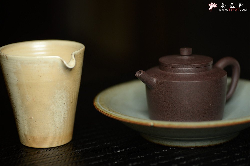 紫砂壶图片：美壶特惠 古朴文气 炮管直流 小德中 - 宜兴紫砂壶网