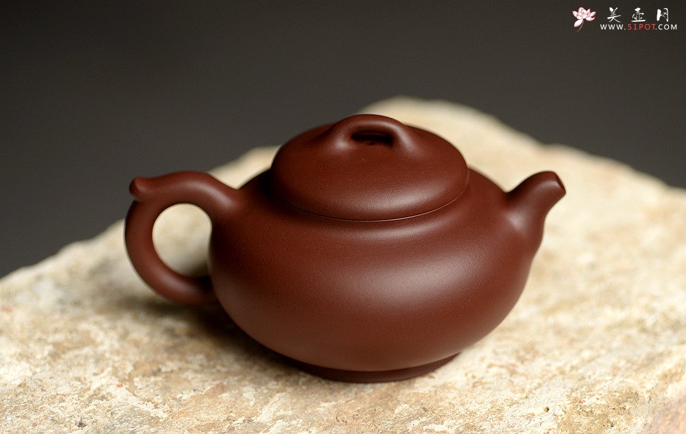 紫砂壶图片：美壶特惠 经典实用 和悦 优质枣红泥 易泡养 - 宜兴紫砂壶网