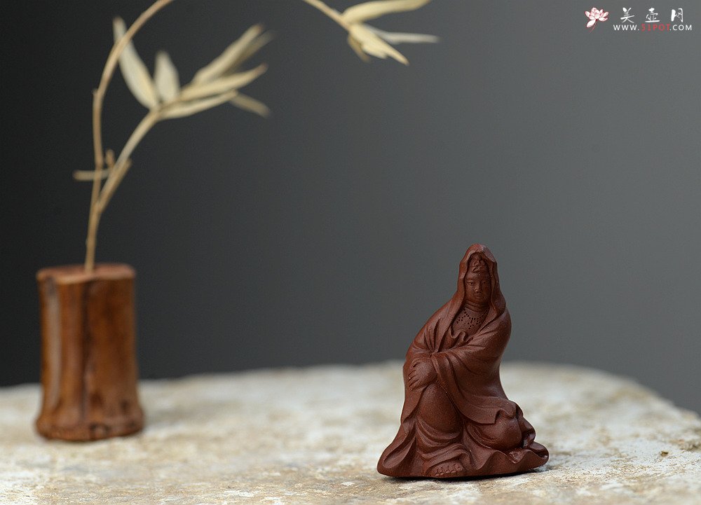 紫砂壶图片：慈悲祥和 坐观音 - 宜兴紫砂壶网
