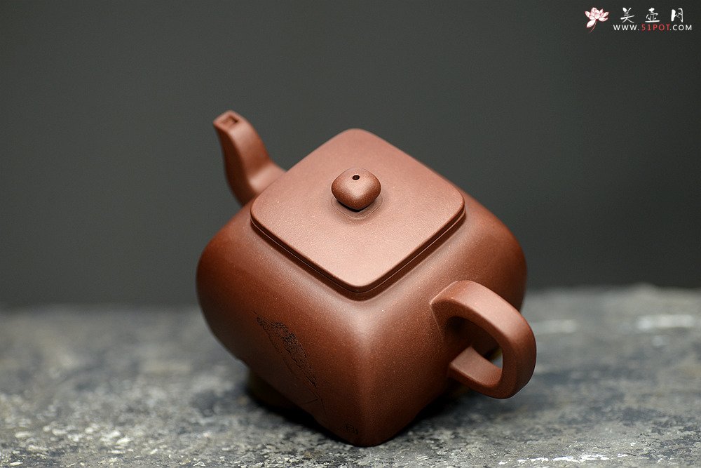 紫砂壶图片：飘逸方刚 锦玉四方 别存古意 全手精品之作 - 宜兴紫砂壶网