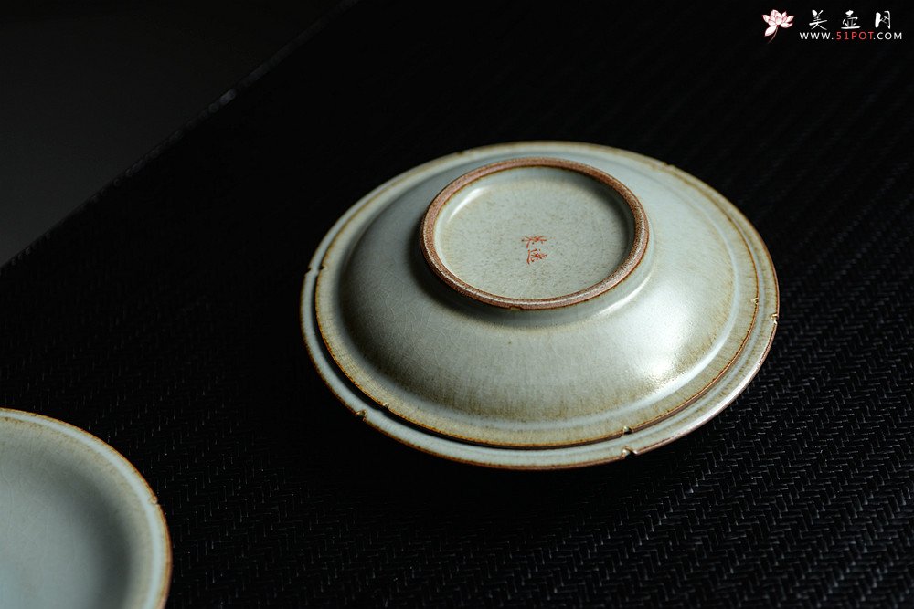 紫砂壶图片：手工制作 文雅大方 六瓣冰纹壶承 - 宜兴紫砂壶网