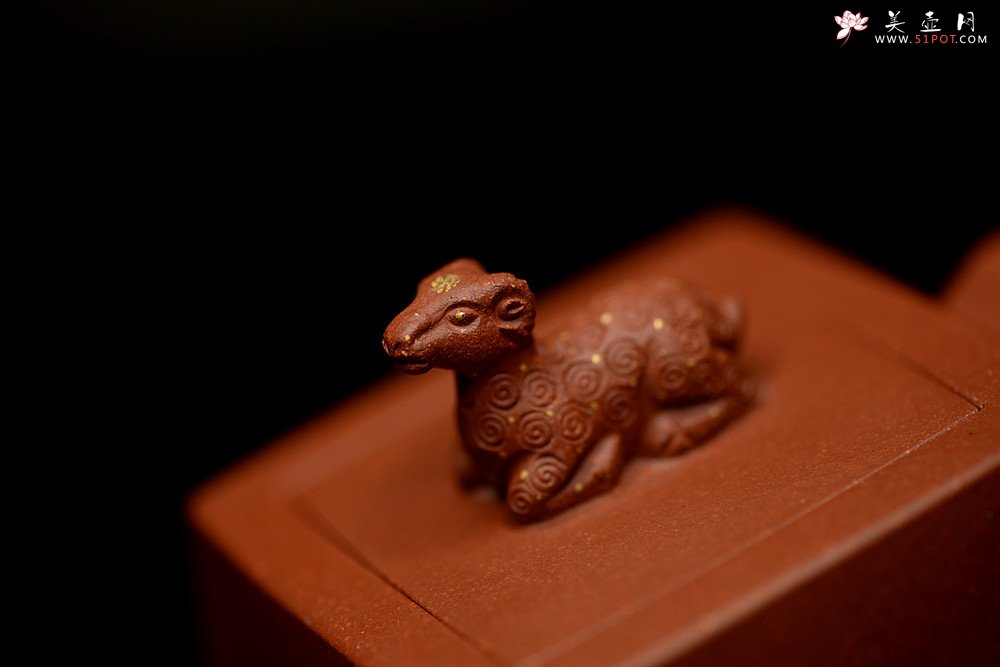 紫砂壶图片：何卫枫全手新作  红红火火 壶势巍巍 流把精致~  大吉祥 - 宜兴紫砂壶网