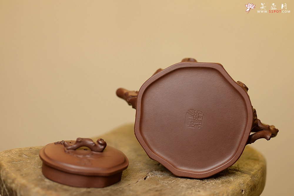 紫砂壶图片：花货奇才顾正芳近作 刚正挺拔  全手精品葡萄桩 - 宜兴紫砂壶网