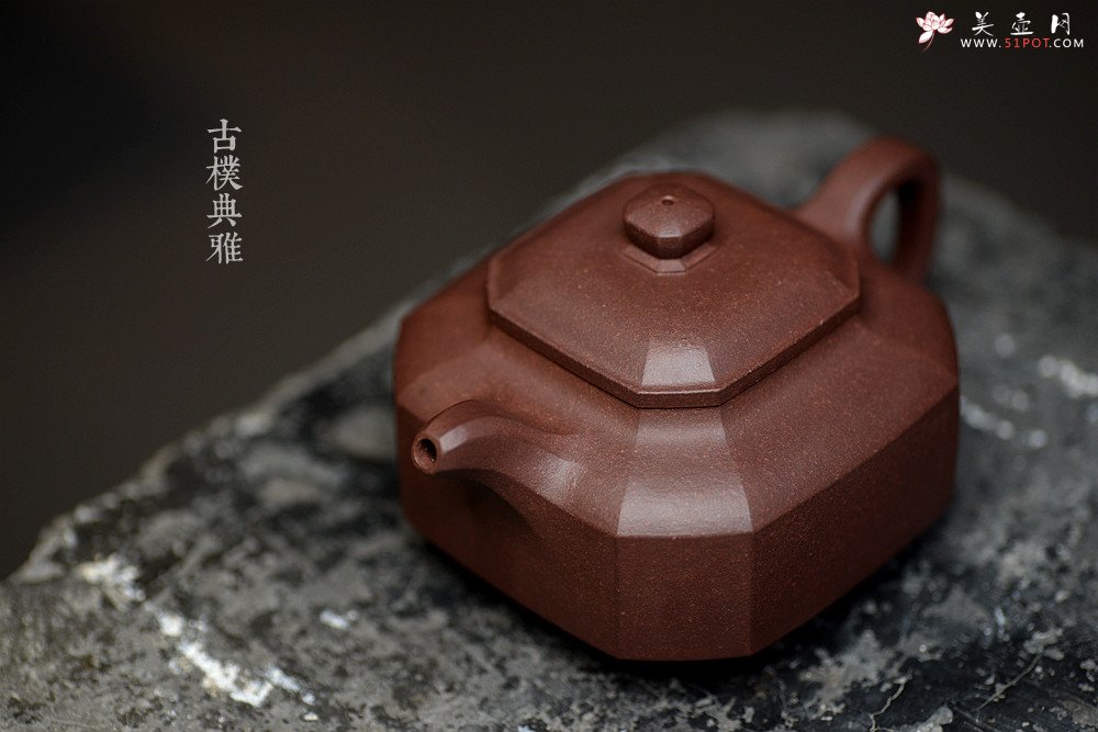 紫砂壶图片：顾文君新品 传统经典 线条挺拔 全手八方侧角 - 宜兴紫砂壶网