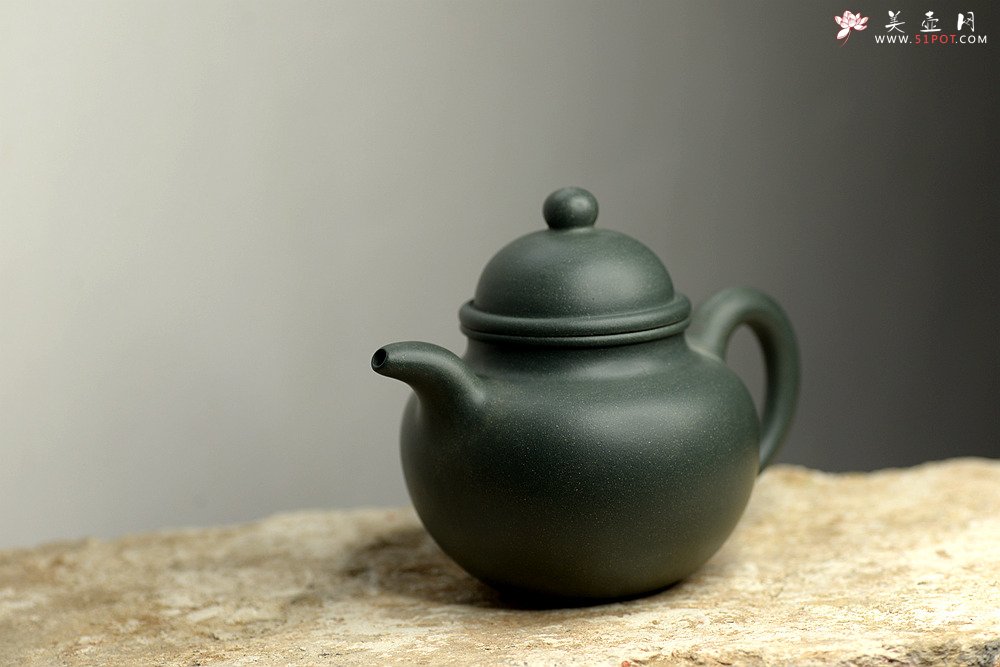 紫砂壶图片：深得其味 民国绿泥 全手寿珍掇球 霸气 经典再现 - 宜兴紫砂壶网
