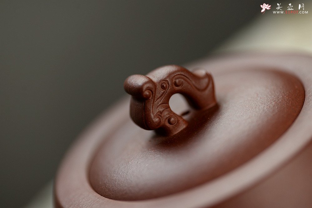 紫砂壶图片：詹黎明新作 线条流畅 精巧细致 八面玲珑 - 宜兴紫砂壶网