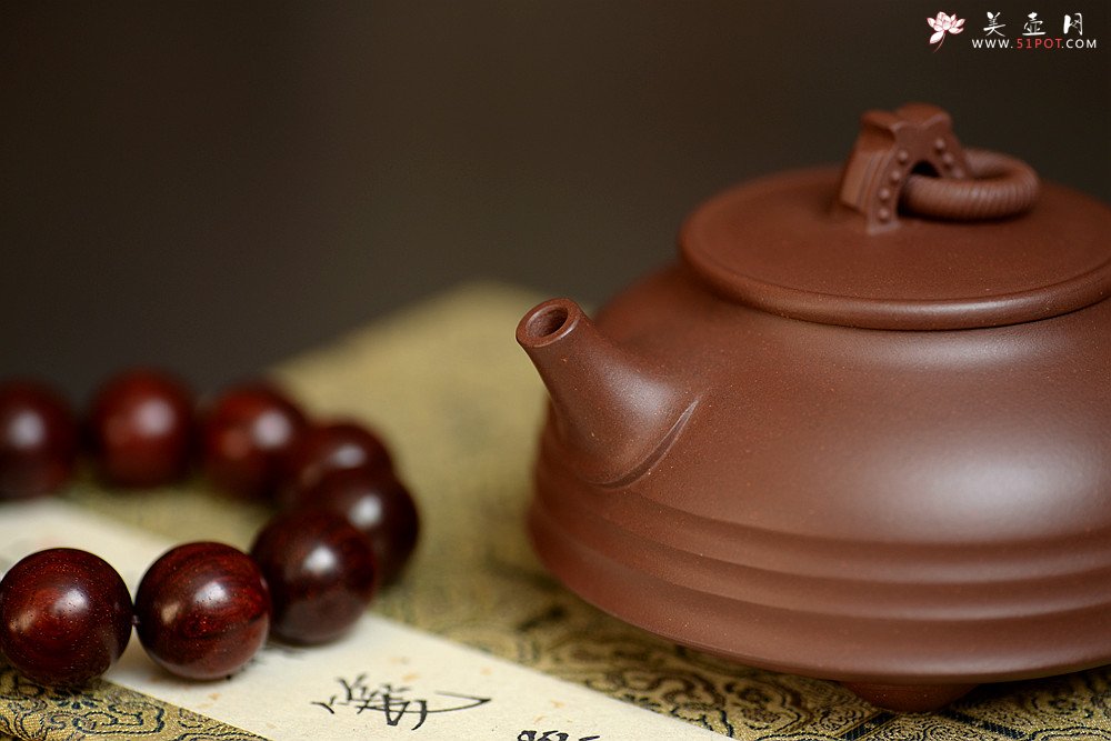 紫砂壶图片：做工精致 年年有余 设计新颖~ 鱼乐壶 - 宜兴紫砂壶网