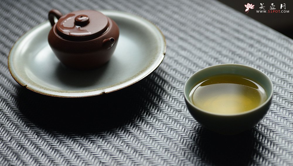 紫砂壶图片：手工制作 文雅大方 六瓣冰纹壶承 - 宜兴紫砂壶网