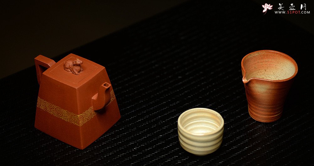 紫砂壶图片：何卫枫全手新作  红红火火 壶势巍巍 流把精致~  大吉祥 - 宜兴紫砂壶网