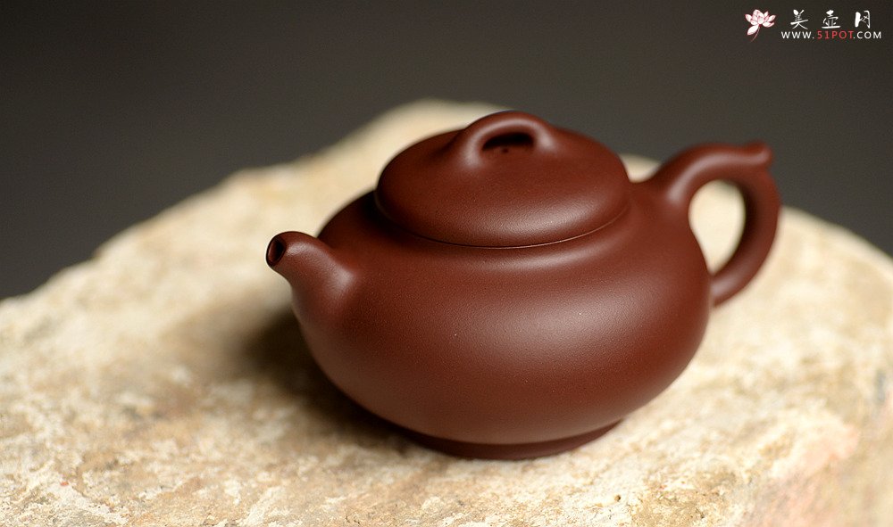 紫砂壶图片：美壶特惠 经典实用 和悦 优质枣红泥 易泡养 - 宜兴紫砂壶网