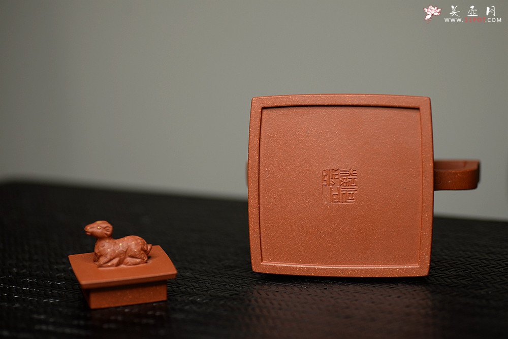 紫砂壶图片：何卫枫全手新作  红红火火 壶势巍巍 流把精致~  大吉祥 - 宜兴紫砂壶网