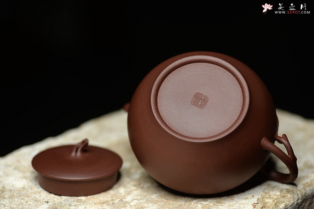 紫砂壶图片：钱小珍作品  全手夏艳~ 吴震夫人 灵秀花货 - 宜兴紫砂壶网