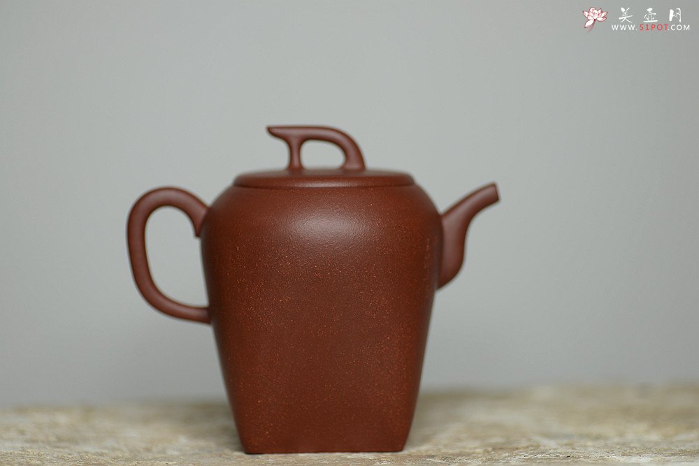 紫砂壶图片：詹黎明全手近作 中书协王俊平装饰 汉韵兄弟款o(∩_∩)o  秦风 - 宜兴紫砂壶网