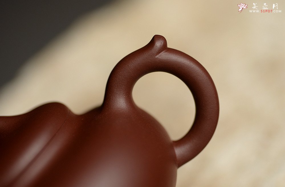 紫砂壶图片：美壶特惠 经典实用 和悦 优质枣红泥 易泡养 - 宜兴紫砂壶网