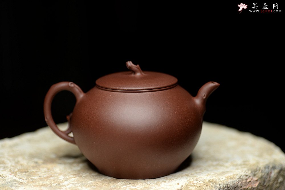 紫砂壶图片：钱小珍作品  全手夏艳~ 吴震夫人 灵秀花货 - 宜兴紫砂壶网