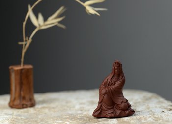 紫砂壶图片：慈悲祥和 坐观音 - 宜兴紫砂壶网