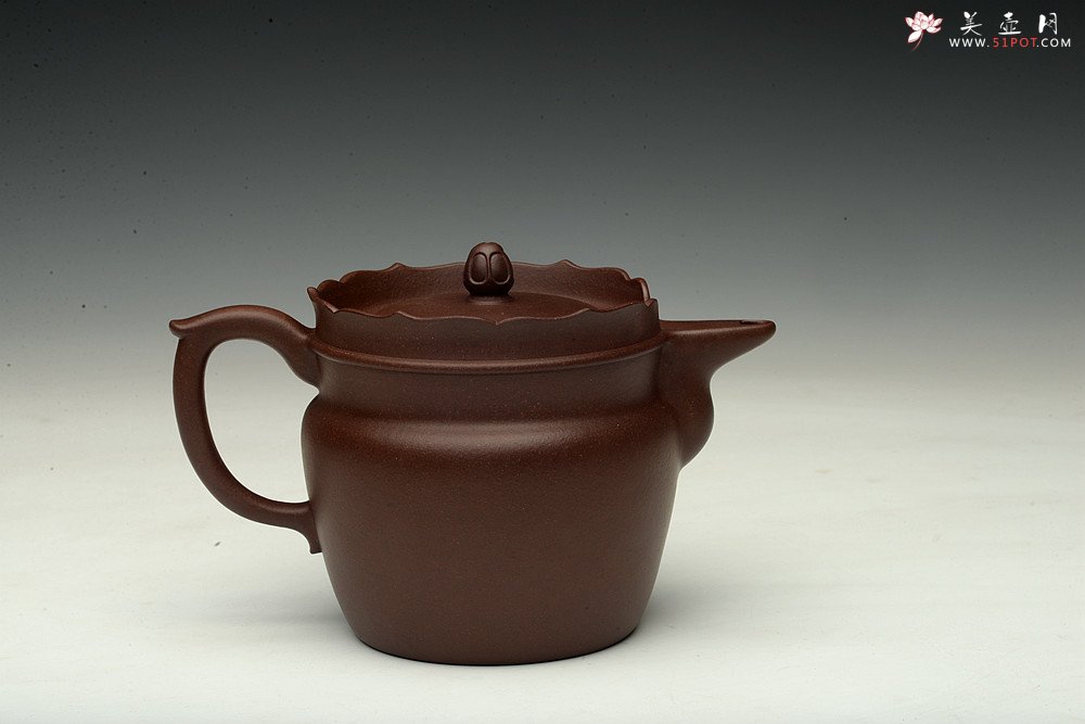 紫砂壶图片：储俊伟乙未年精工新作 紫砂佛语 端庄大方 全手僧帽 油润老紫泥 - 宜兴紫砂壶网