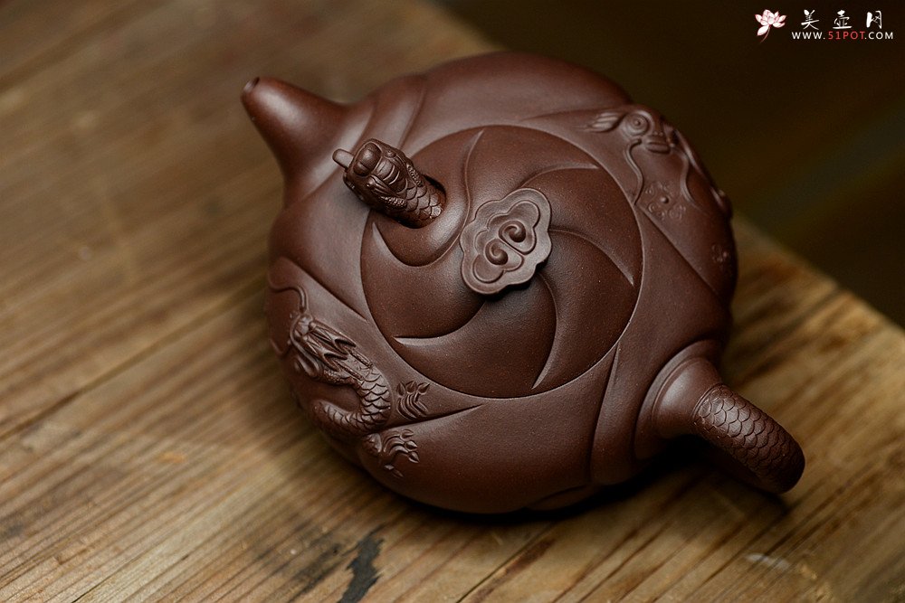 紫砂壶图片：云游天地 精品扁鱼化龙 做工精细 - 宜兴紫砂壶网